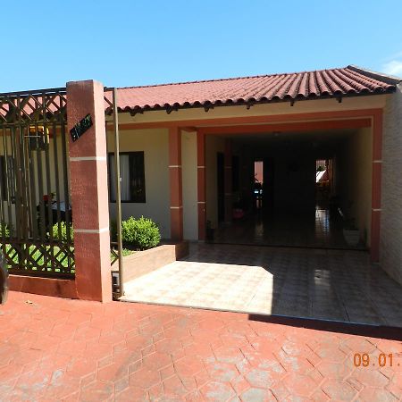 伊瓜苏 Casa Da Helo Quartos Em Foz酒店 外观 照片